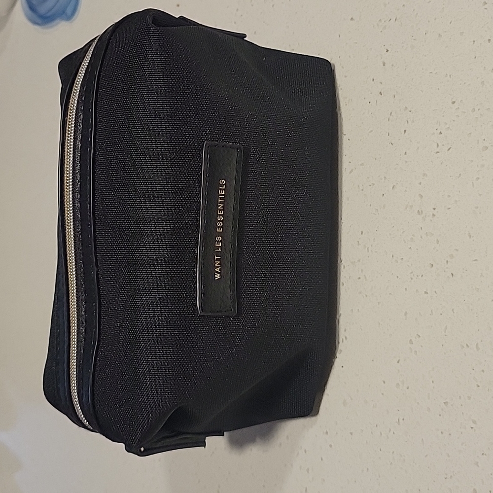 Want Les Essentials Air Canada Makeup Bag